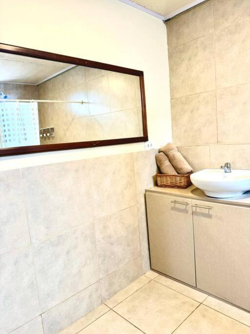 Suite En Exclusiva Urbanizacion Con Piscina Privada Manta Esterno foto